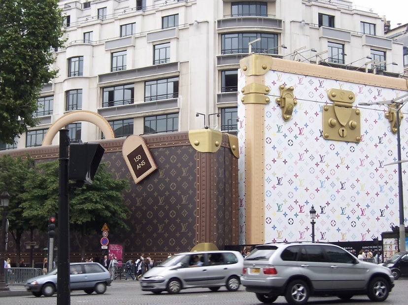 Louis Vuitton – Visual Merchandising and Store Design