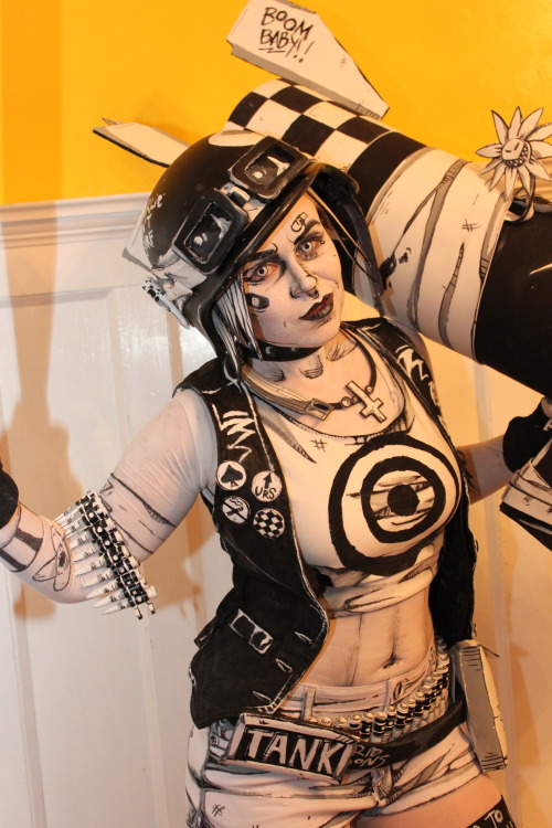 So, my new Tank Girl cosplay may have gone a tad viral! I posted it on my cosplay Facebook on Wednes