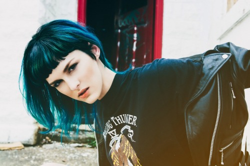 Ph: Holly Burnham Mua: Leah Sara Bassett Stylist: Pam Haner Model: Onoh