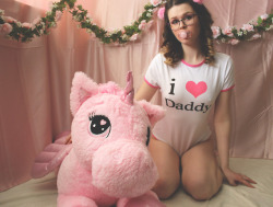 cumdolli:  click the links 2 see me put my paci in the wrong hole🙈💦 nudes 👑 porn 💕