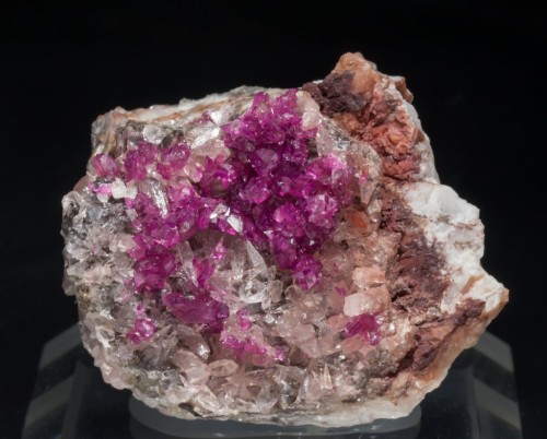 ifuckingloveminerals:  Wendwilsonite, Calcite Aghbar Mine, Aghbar, Bou Azer District, Tazenakht, Ouarzazate Province, Souss-Massa-Draâ Region, Morocco 