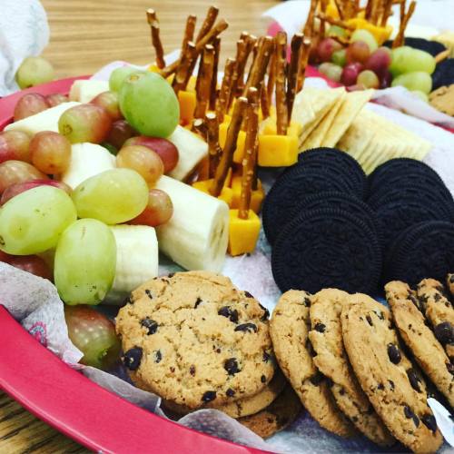 We made snack trays today for the kiddos, and they looked so tasty that I wanted a snack tray for my