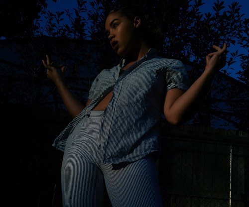 mixedmesss:  Strapped