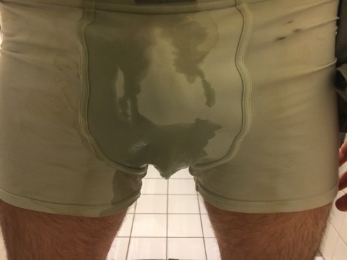 sk8erpigvienna:First order of business at work: pissing my shorts and cleaning the toilet with my hoodie