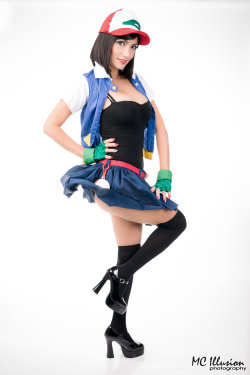 hotcosplaychicks:  Ash Ketchum by Ivy95 Follow us on Twitter - http://twitter.com/hotcosplaychick