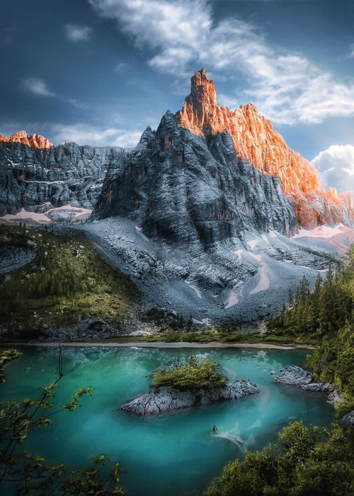 coiour-my-world:Lake Sorapiss, Cortina d'Ampezzo, Italy || eyes.abroad