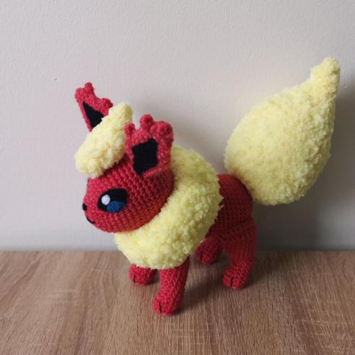 retrogamingblog2: Crochet Eeveelutions made by Kayla Shea