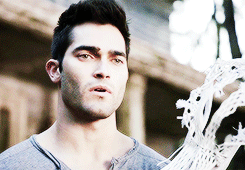 queerstilesarchive-blog:hoechlinteeth:some things never change#bitter ex basketball player derek hal