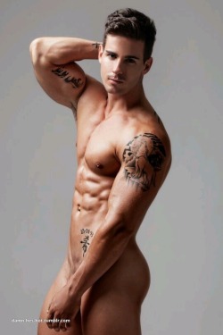 thumper339:  Handsome, tatted, abs-slabbed,