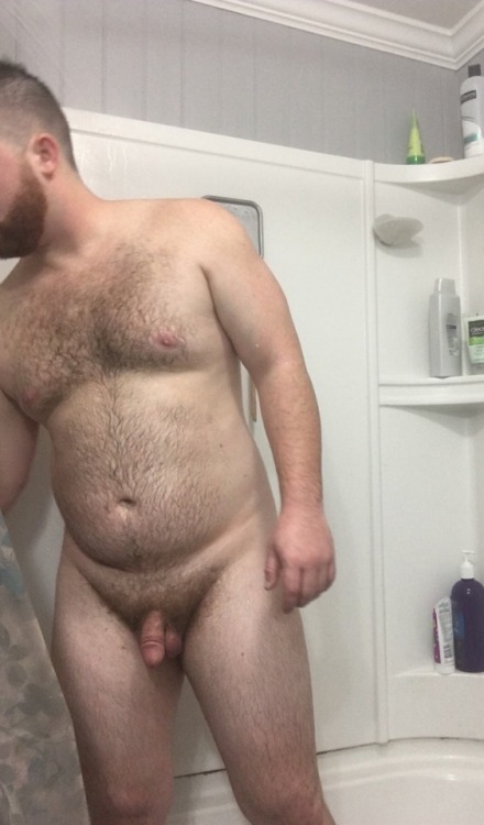 gingercubinalabama:  Trying to be sexy in the shower But not that great with a timer