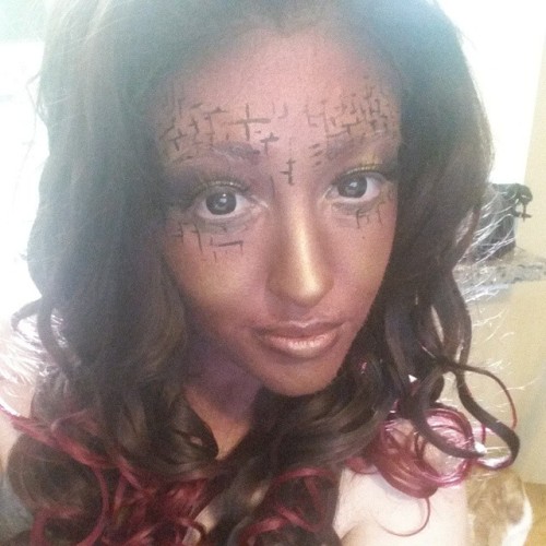 calliecosplay:Amazing makeup by Orlando Pagan!!!! :)