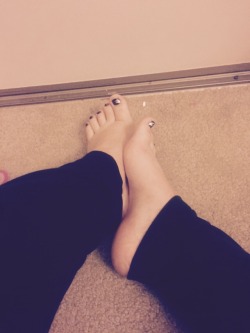 sierra-marie94:  sierra-marie94:  feet and