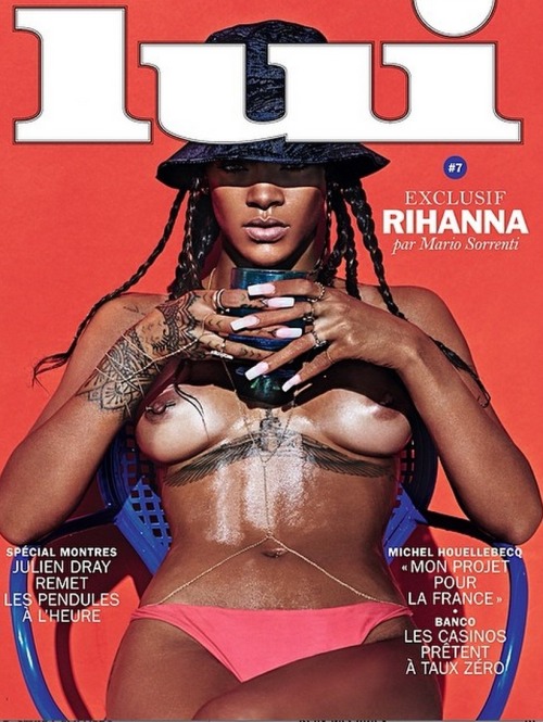 nudecelebsblog:  Rihanna Nude