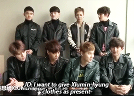 luderella:  Q: What and who you want to give present to? 