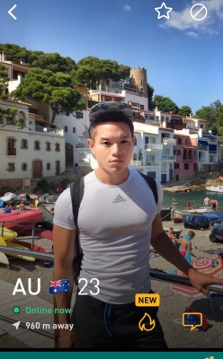 realgrindrguys: Asian guy with hot body !