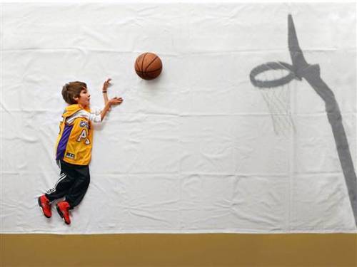 howtotalktogirlsatparties:  “Photographer helps boy in wheelchair do the impossible.” 