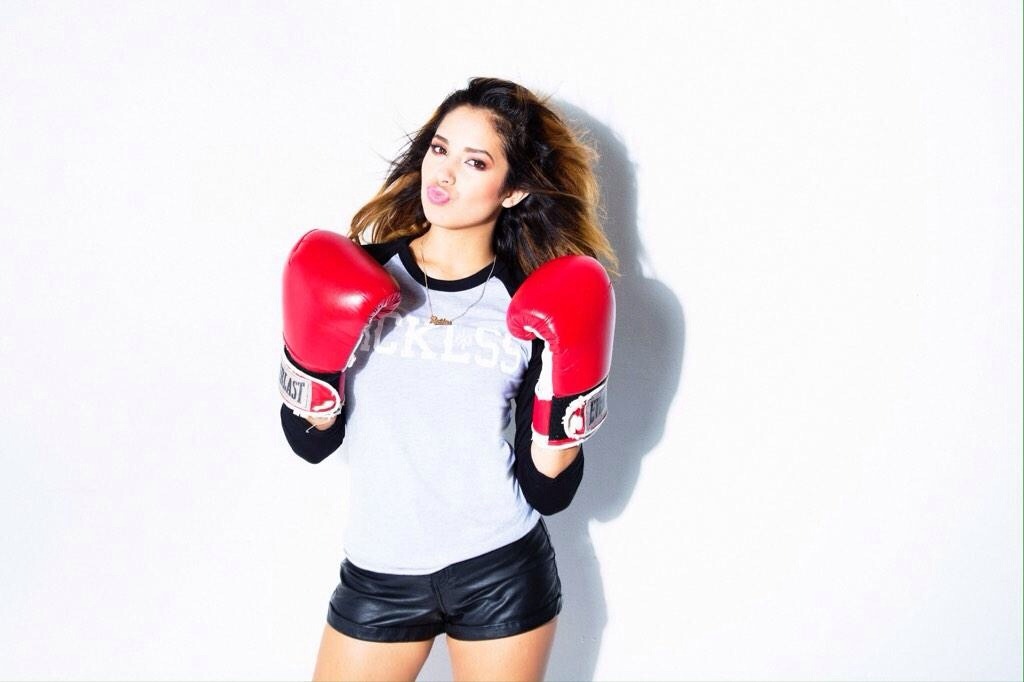 villegas-news:  HQ pics of Jasmine’s photoshoot with Young and Reckless