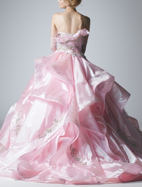 poisoned-apple:  Yumi Katsura haute couture gowns for rental (source: Yumi Katsura)