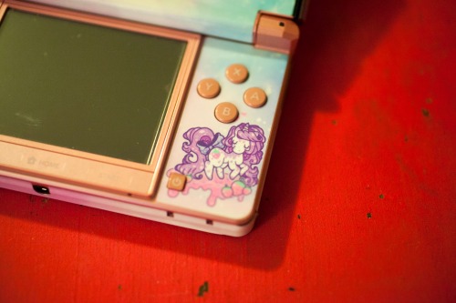 missjediflip:  Check this out! ☆ This girl Molly had some of my designs created into skins for her Nintendo 3DS and Xbox360 ♡♡♡ I’m so amazed at how great these turned out, she chose some great designs to use (◠△◠✿)♡ Don’t they