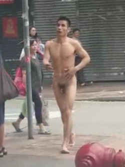 tristan1069:  Nude guy in Sham Shui Po, Hong Kong 2017/4/25