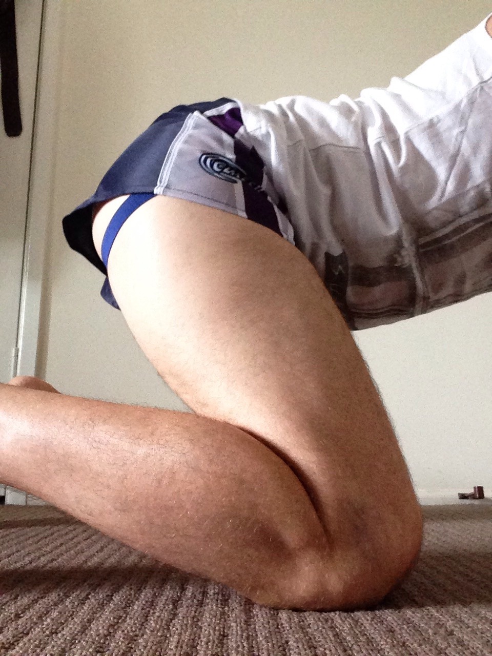 tradiemason:  travy75:  Wanna fuck in #footyshorts  Fuck yeah Stud  !  I luv gettin