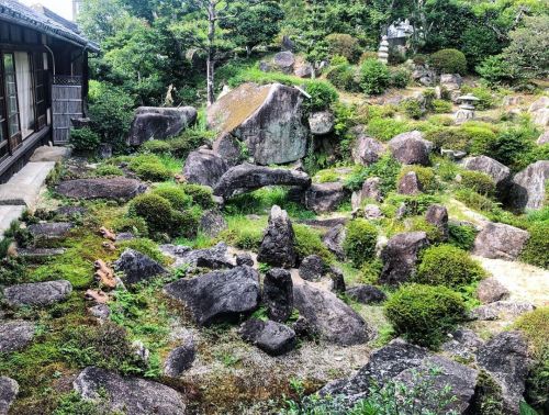 ＼おにわさん更新情報／ ‪[ 滋賀県近江八幡市 ] 妙感寺庭園 Myokanji Temple Garden, Omihachiman, Shiga の写真・記事を更新しました。 ーー鎌倉時代より続く