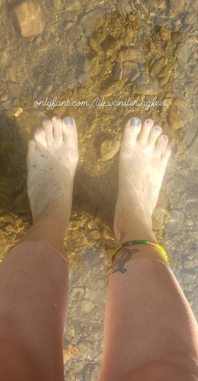 kicked off my shoes and enjoyed the water!! so cool and refreshingallmylinks.com/lilwanderingfeet