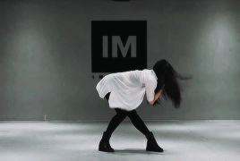 hit-the-playback:  soyun’s two weeks dance cover  