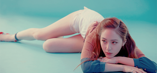 femaleidol:  krystal_4_walls.png 