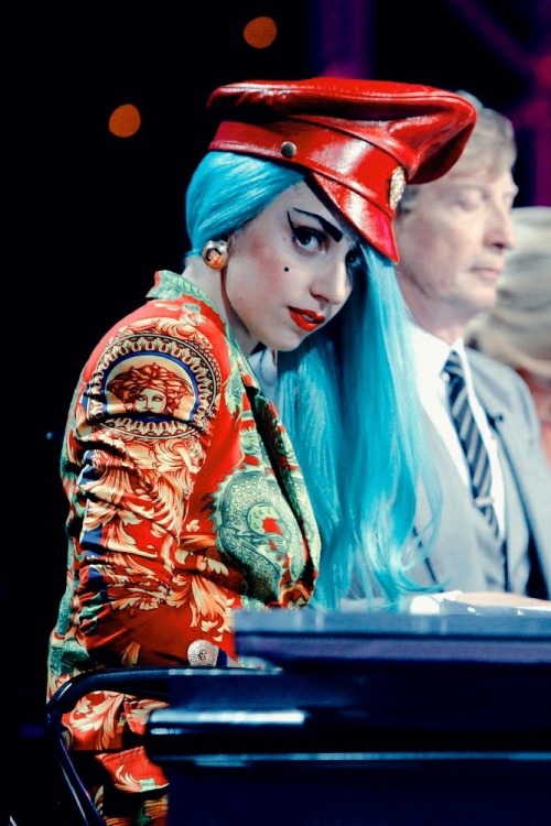 [PHOTO] — Lady Gaga on the show «So You Think You Can Dance» in Los Angeles | July 27th, 2011.