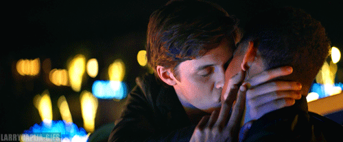 larrycapija-gifs:  Nick Robinson &amp; Keiynan LonsdaleLove, Simon (2018)