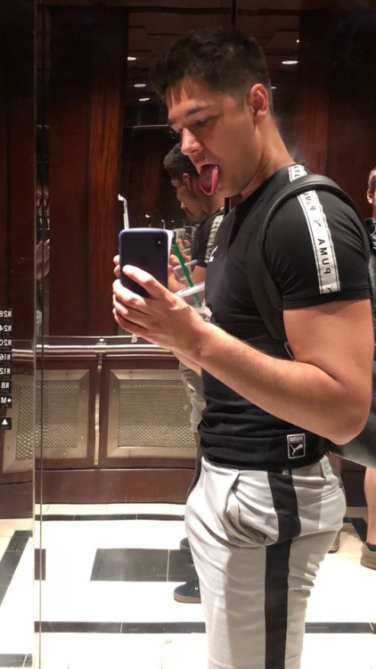 ehuro:  🍑😛