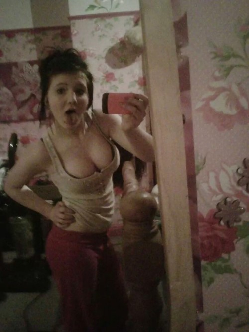 chavhumiliation:  Chav selfies