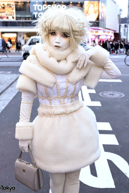 Japanese shironuri Bazookistan, Minori &amp; Elizabeth together on the street in Harajuku. 25+ pictu