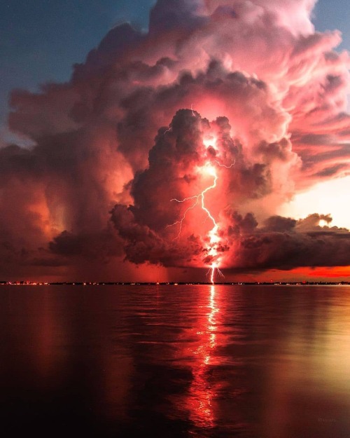 Photo by @hoovisyo Storm more perfectly placed &amp; timed at sunset. #Place #Natures #Planet #Storm