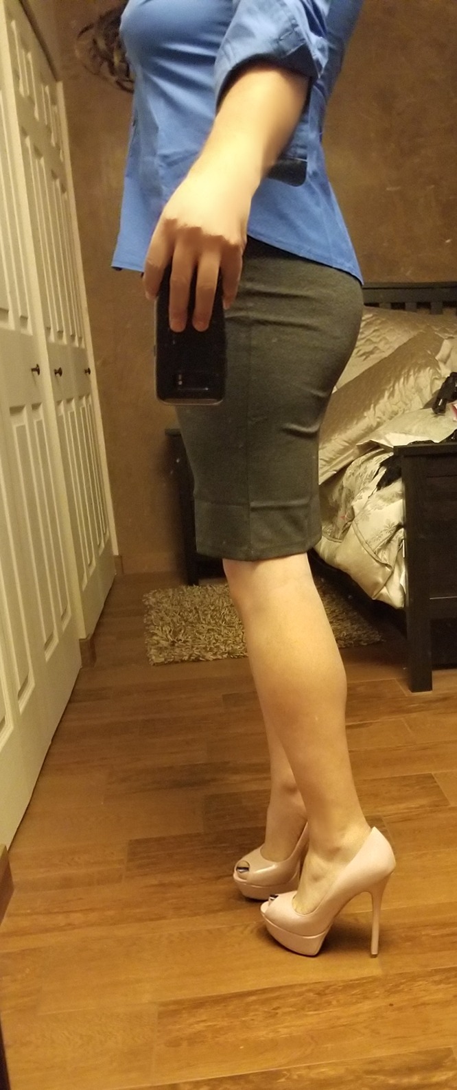 the-lexa:  This is how I dress for work. Would you be distracted it you worked with