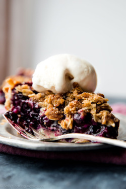 fullcravings:Blueberry Crumble Pie Like this