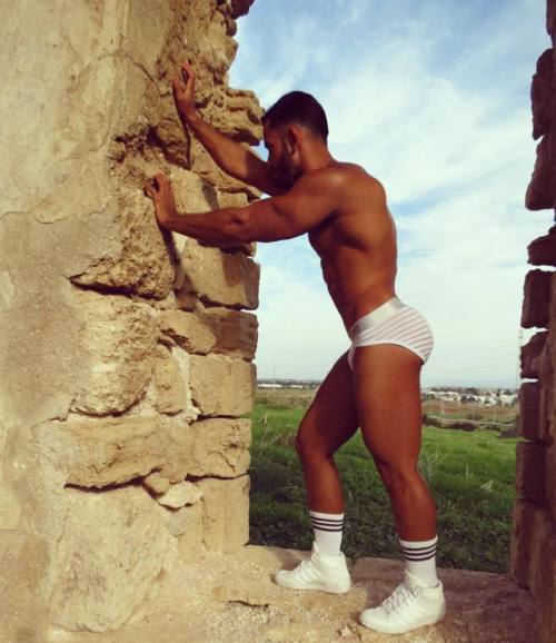manrumpsxxx:  Follow Me For The Sexiest Rumps On Tumblr