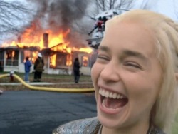no-chill-clexa:  Daenerys be like