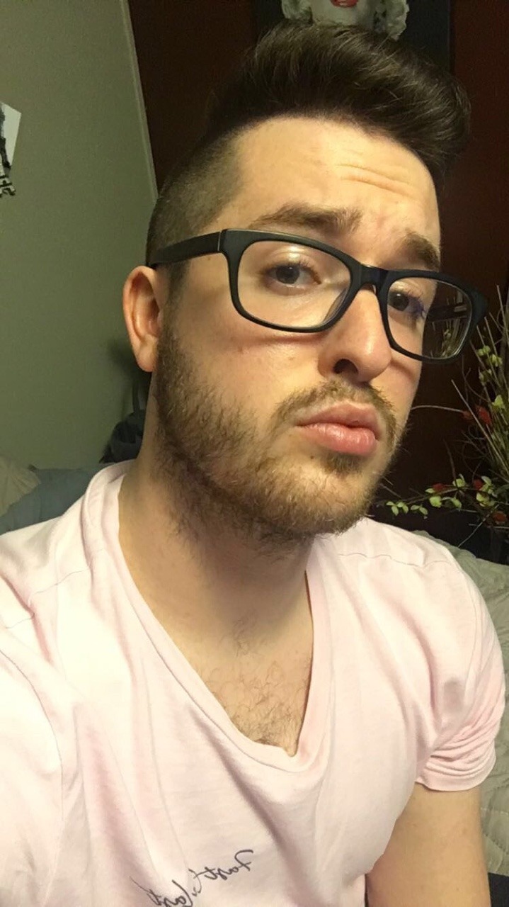 originalstarfishgiver: genericwhitehomosexual:  Got my hair trimmed  Hey there hottie!