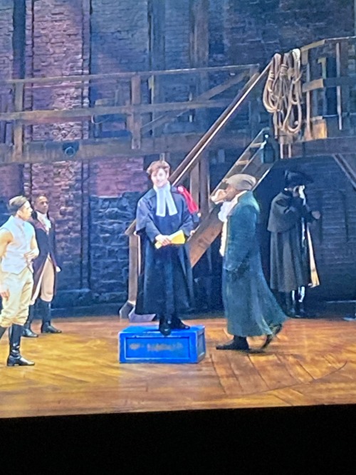 AWWW HELL NAAHHH WE GOT SAMUEL SEABURY ON DA TV!!!