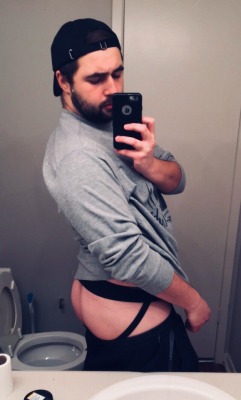 dionysvs:first jock selfie of the new year 🍑