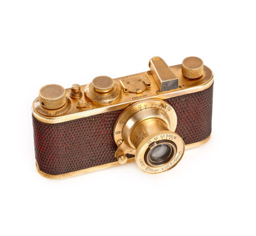 Oskar Barnack, Leica I, Model C Luxus, 1930. Ernst Leitz, Wetzlar, Germany. Gold platet metal and li