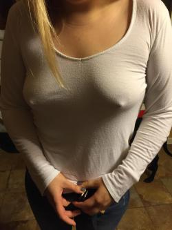 sexy-pokies:  White top in the kitchen http://goo.gl/BOvx90