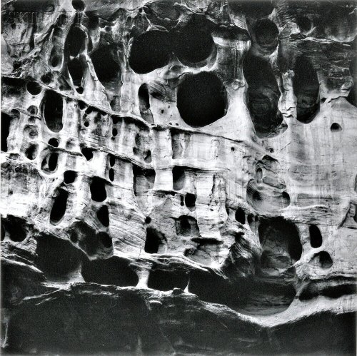 iamjapanese:  Aaron Siskind（American, 1903-1991） Utah 84   1976