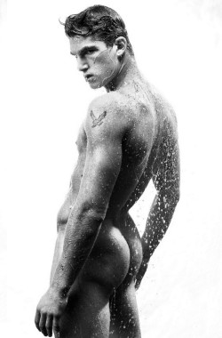 malebacksides:  MATTEO GUARISE ~ Italy © 2008 📷 François Rousseau  