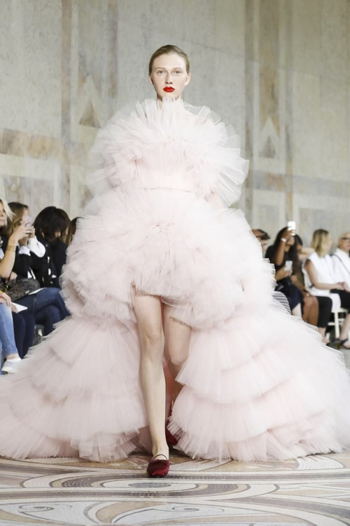 roedarte:FROTH FROTH FROTH @ Giambattista Valli Couture FW17