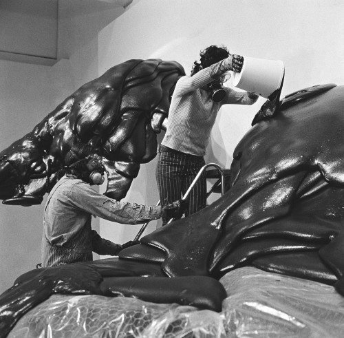 grupaok:Lynda Benglis installing Adhesive Products, Walker Art Center, 1971