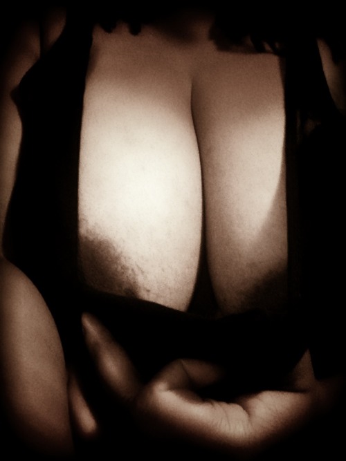 thebigtitsof:  The Big Tits Of Tubmlr Vol. 202 Prim & Proper Im really diggin her artistic photography skills… really diggin her beautiful boobies too… missprimproper.tumblr.com