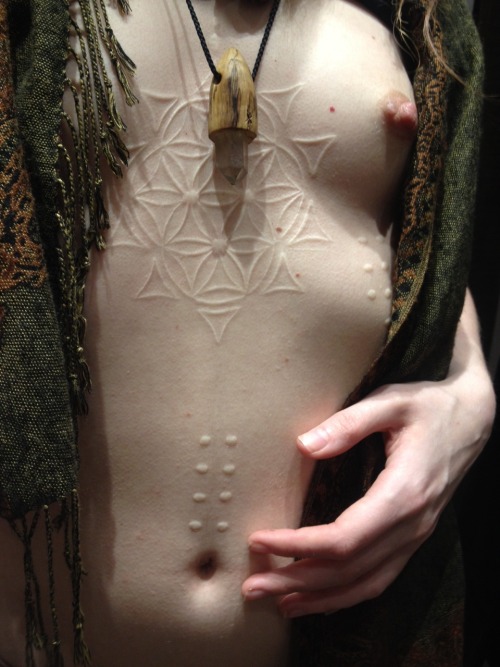 kev-n:singingtotheplants: Collection of photos of my healed scarification without any edit or filter